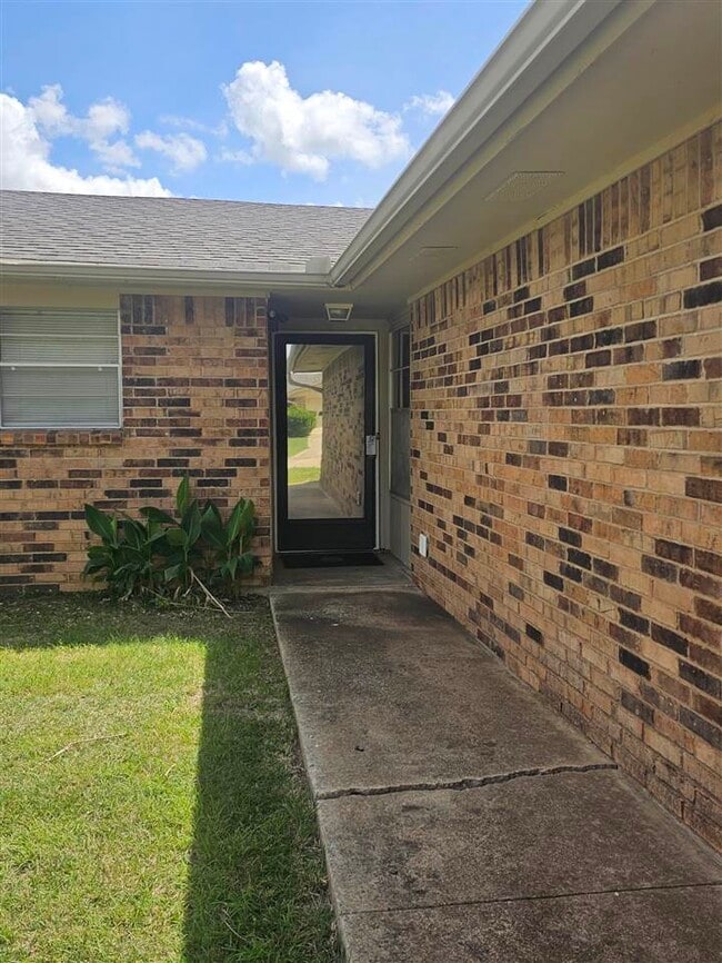 Photo - 6110 SW Park Pl