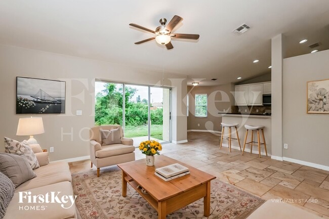 Photo - 3919 3rd St W