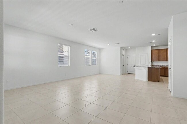 Photo - 72 Hornbeck Ln