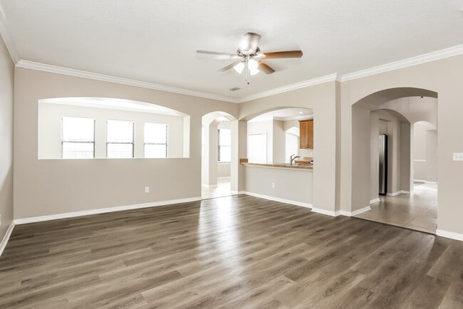 Photo - 703 Red Cedar Ct