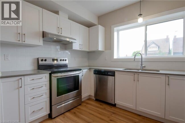 Photo - 540 King St E Unit A6