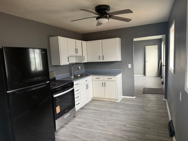 Photo - Cozy Three-Bedroom Bungalow in Davenport!