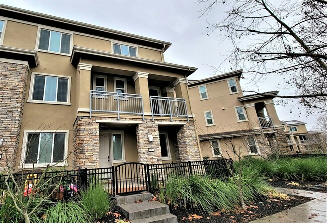 Photo - 5967 Raleigh Rd Townhome