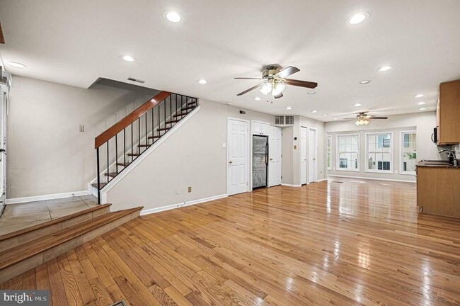 Photo - 358 New Market Ct