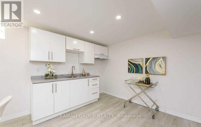 Photo - 352 E 18th St