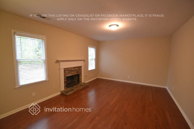 Photo - 4007 Annandale Main NW