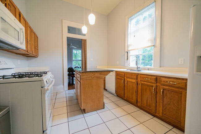 Photo - 727 Saint Roch Ave