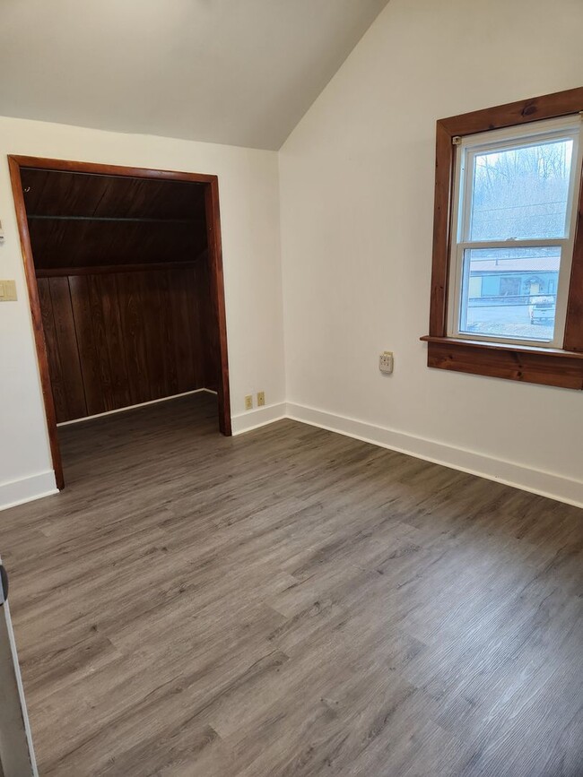 Photo - 586 Old York Rd Unit C