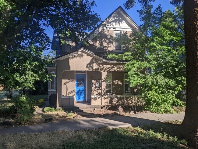 Building Photo - 835 E 6th Ave