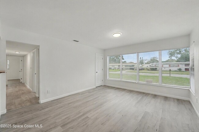 Photo - 990 Pinson Blvd