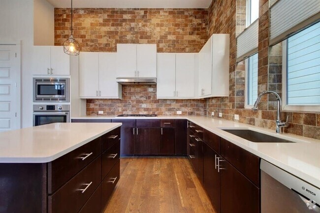 Building Photo - 6133 Seville Dr Rental