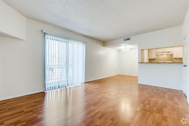 Building Photo - 4020 Holland Ave Unit 211 Rental