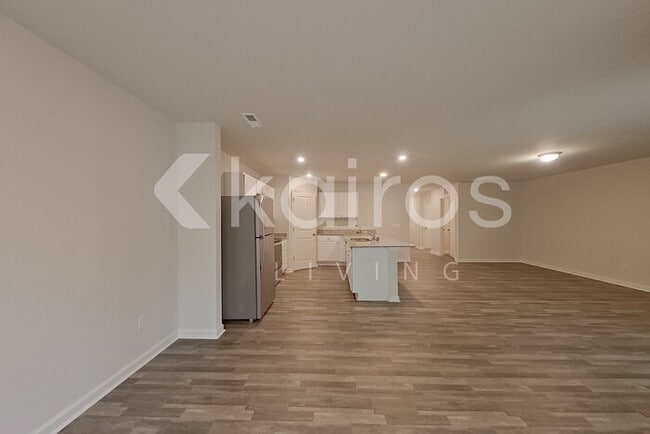 Photo - 2607 Provence Dr SE