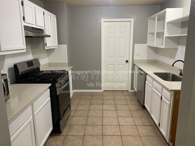 Photo - 509 E Pinion St