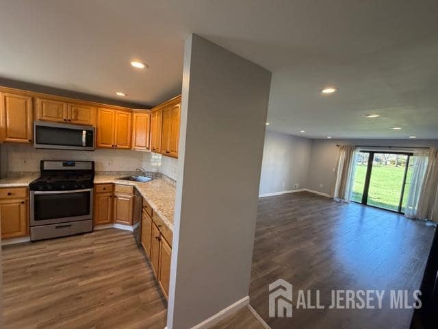 Photo - 253 Bromley Pl