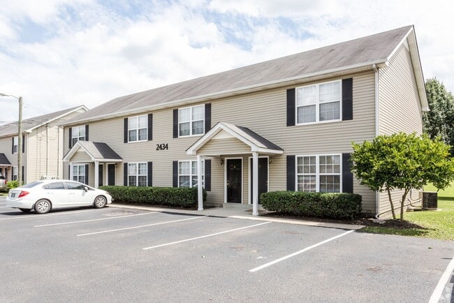 Building Photo - Hamlet Square Townhomes Unit 2410B