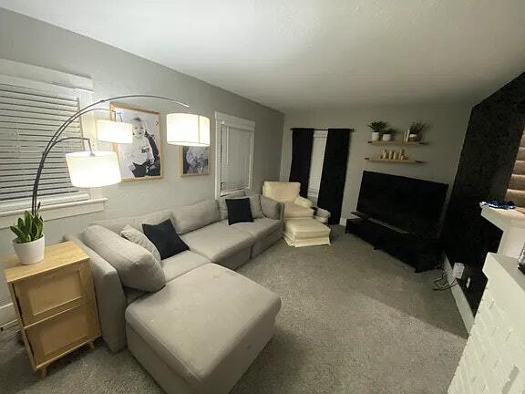 Photo - 563 Broad Blvd