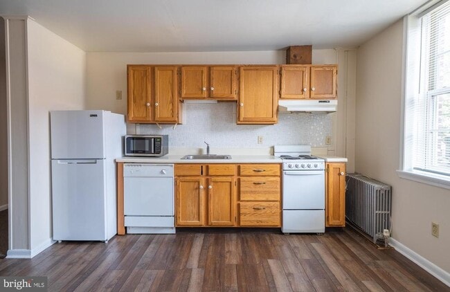 Building Photo - 121 E Gay St Unit 8