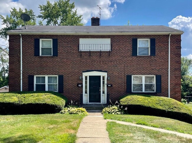 Building Photo - 3110 Grand Ave Unit West