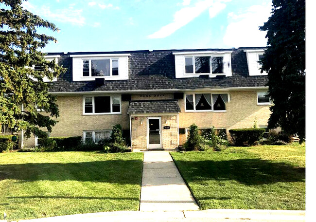 Building Photo - 9709 W Lorraine Dr Unit 10 Rental