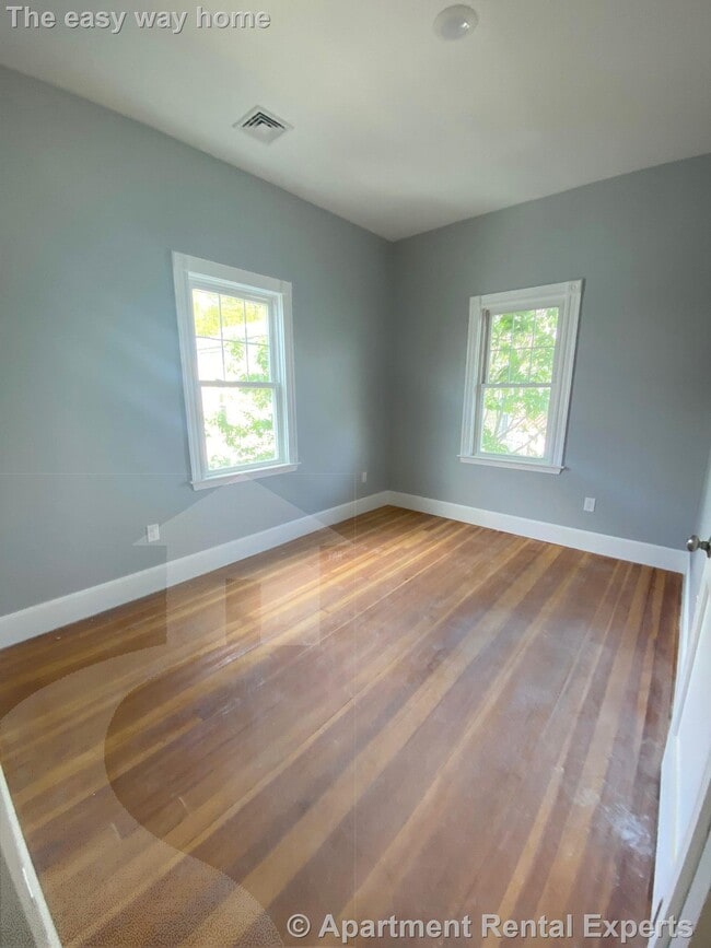 Photo - 32 Putnam Ave Unidad #3