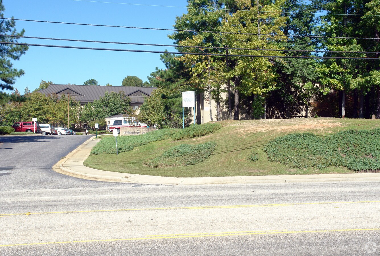 Creekside Village Apartments - Creekside Village Apartments