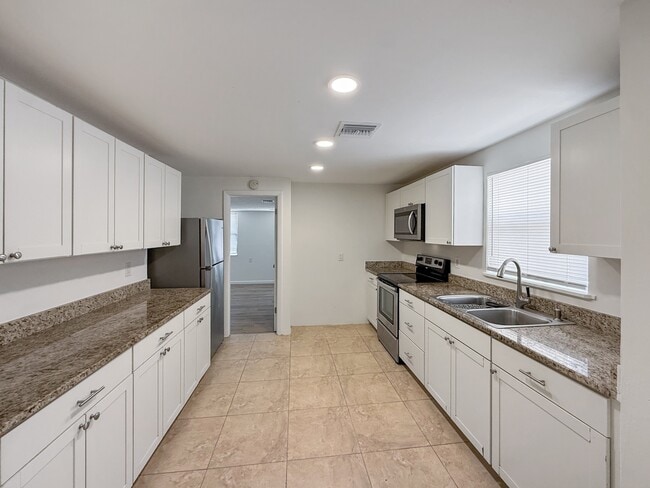 Photo - 202 2nd St Unit L