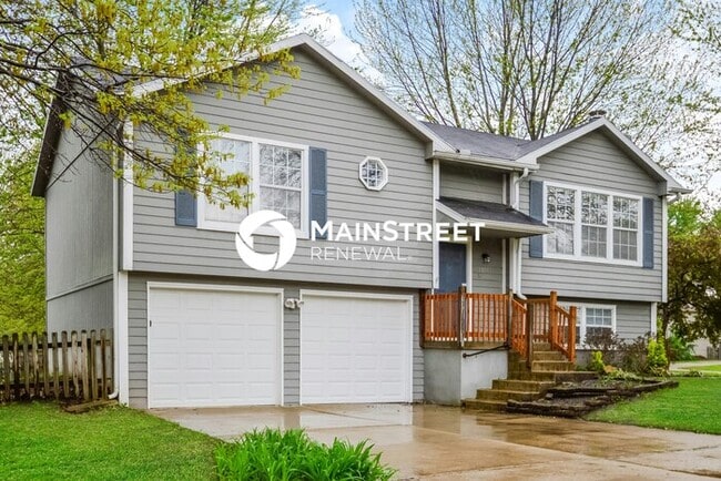 3 Bedroom Pet-Friendly Home in Lees Summit, MO with Main Street Renewal