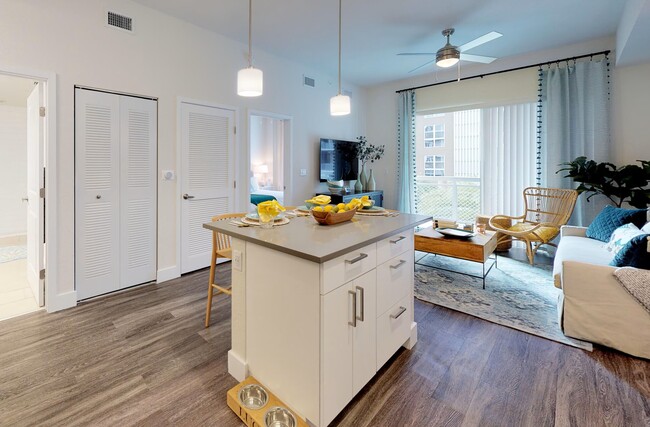 Building Photo - 426 NE 28th St Unit B1 Rental