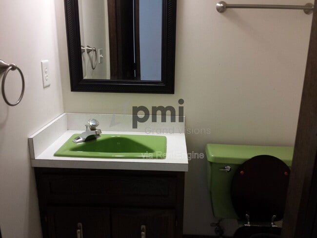 Photo - 536 W Ash Ave