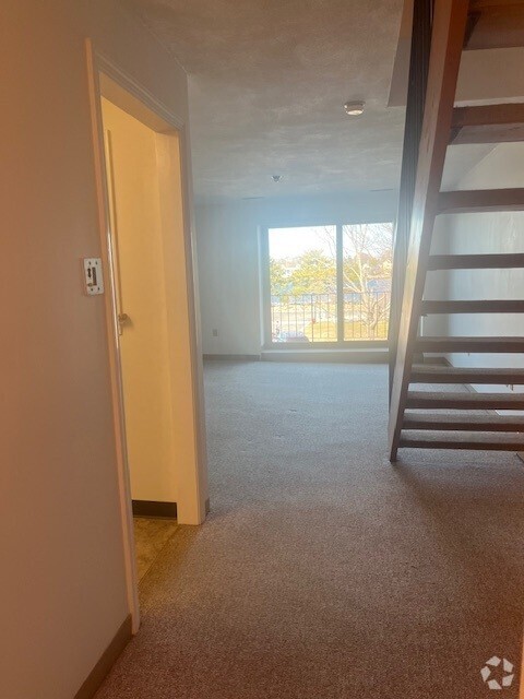 Building Photo - 19 Water St Unit Apt. 3