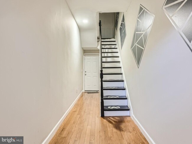 Main entrance hallway - 1702 W Lombard St Apartamentos Unidad 1