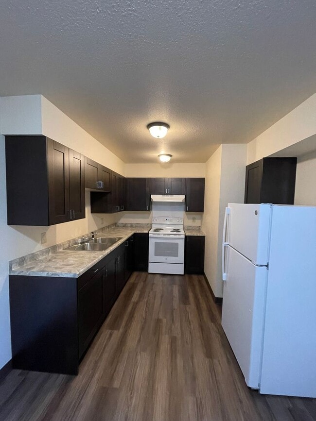 Photo - Maple Court Apartments