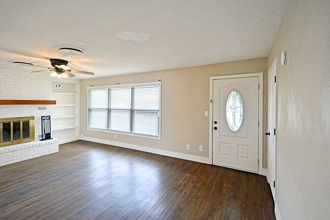 Photo - 671 W Merriweather St