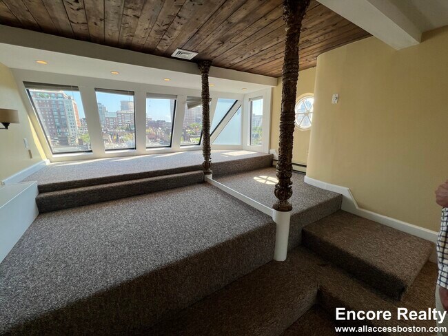 Photo - 109 Beacon St Unidad Penthouse