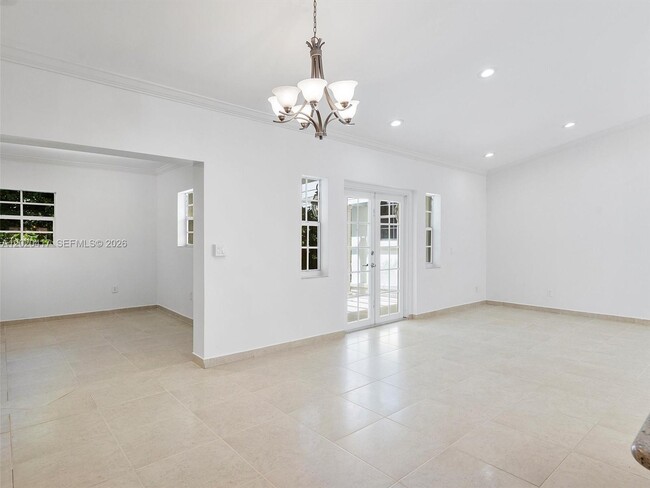 Photo - 731 Sistina Ave