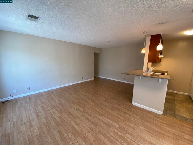 Photo - 2118 Peppertree Way Unit 4