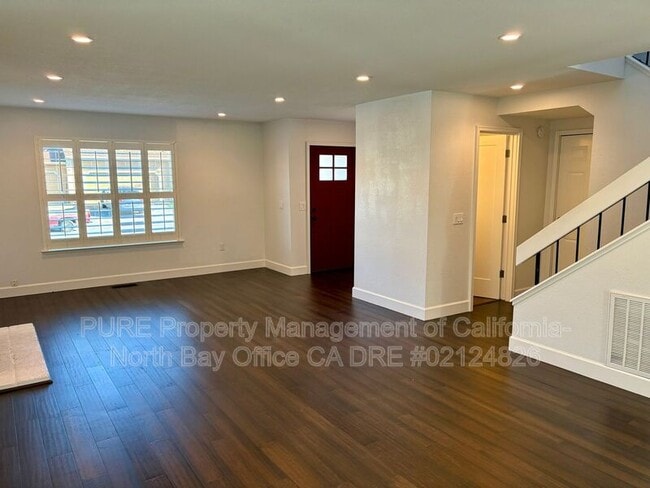 Photo - 104 Banff Way