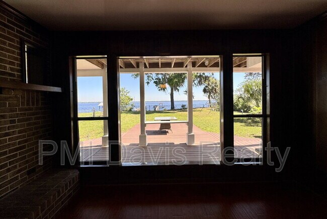 Photo - 734 Myrtle Ave