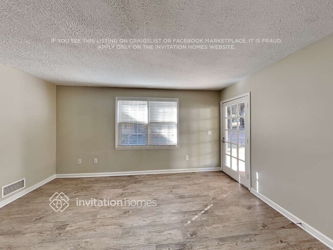 2631 Kings Cir NW