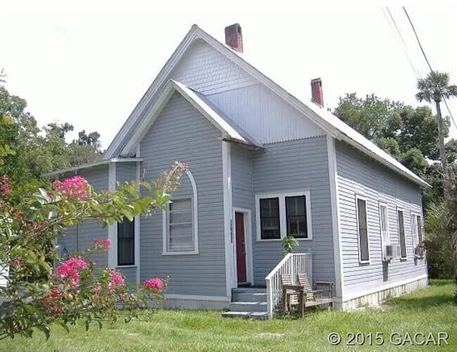 Photo - 25422 Pine St