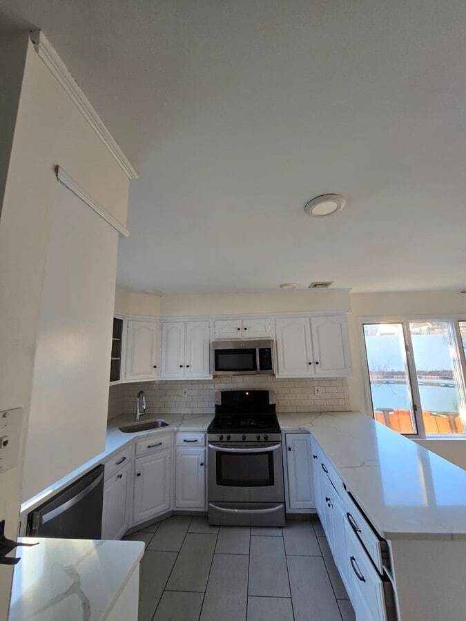 Photo - 382 Amherst Rd