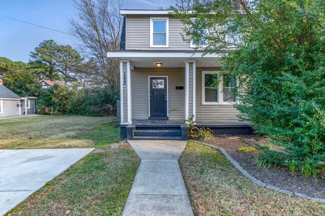 Photo - 1552 Fleetwood Ave