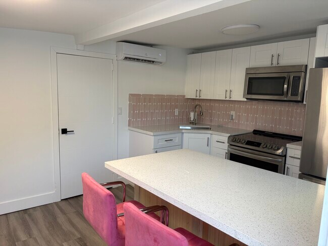 Photo - 742 SW 10th St Unit Aparment new