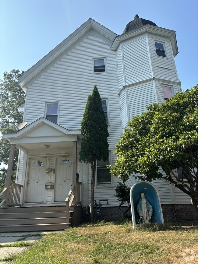 Building Photo - 157 Highland St Unit 3 Rental