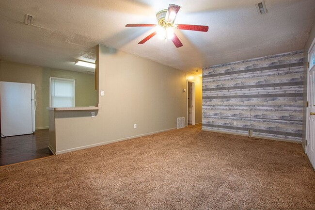 Photo - 2 Bedroom / 1.5 Bath Home in Carter Lake!