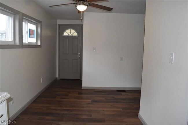 Photo - 205 McFadden St