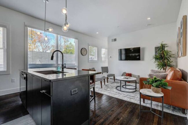 Photo - 940 Piedmont Ave NE Unidad FL2-ID1356277P