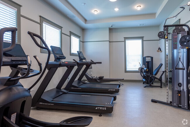 24-Hour State-of-the-Art Fitness Studio - The Nixon Apartments