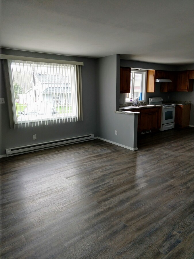 Living Room - 18835 Tisch Mills Rd Apartamentos Unidad 18835 Tisch Mills Road